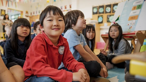 Kinder in einer Schule des CJD